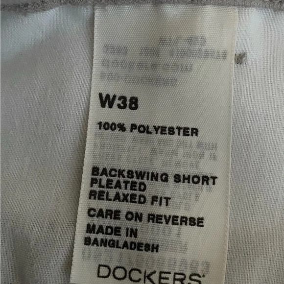 DOCKERS Golf Men’s 38" W Beige Pleated Front Belt Looped Shorts 9” Inseam - Picture 7 of 10